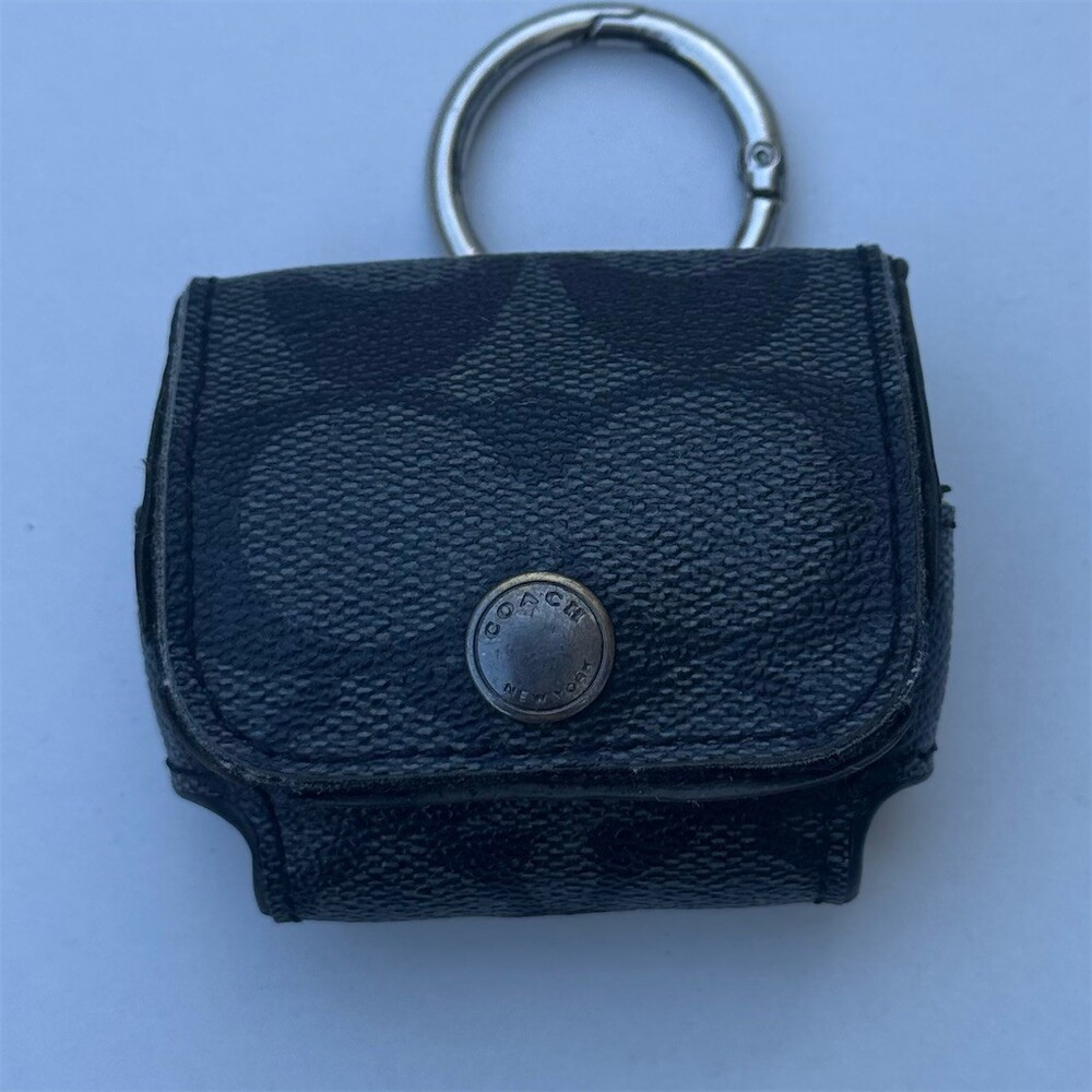👏🏽SOLD eBay 💵Coach AirPods Pro Case Black Thank you for being SoVogie!